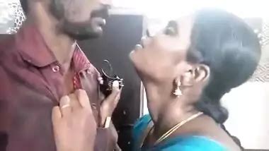 Telugu Uncle And Aunty Kissing Indian Porn Mov