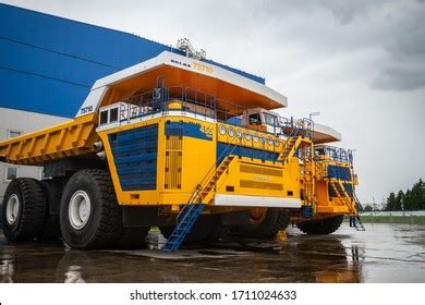 20190814 Belaz Car Factory Belarus Belaz Stock Photo 1708678618 ...