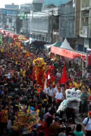 Kirab Budaya Cap Go Meh Dharma Ramsi Di Jalan Cibadak DATATEMPO