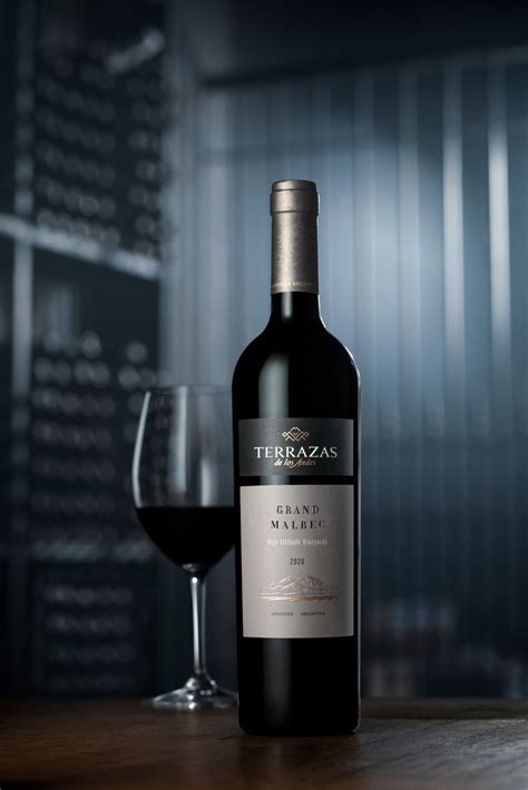 Presenta su nueva línea "Origen" - Web Retail