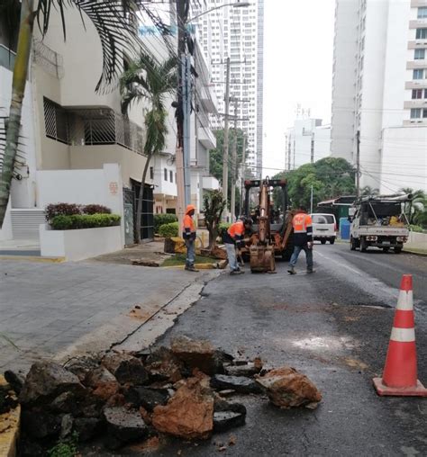 IDAAN on Twitter Metro Finalizan trabajos de reparación en calle