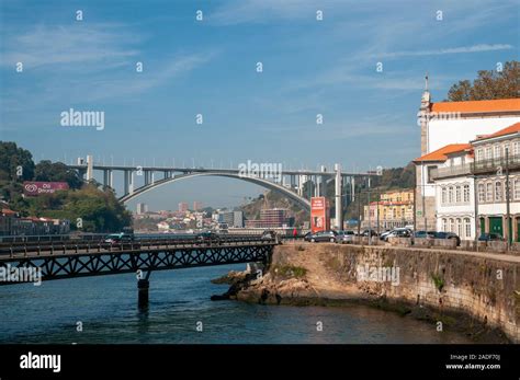 Sechs Fahrspuren Stockfotos Und Bilder Kaufen Alamy