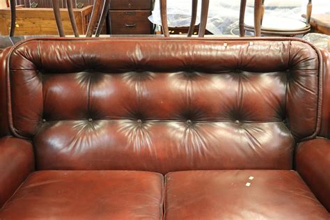 Lot Chesterfield Style 2 Seat Sofa