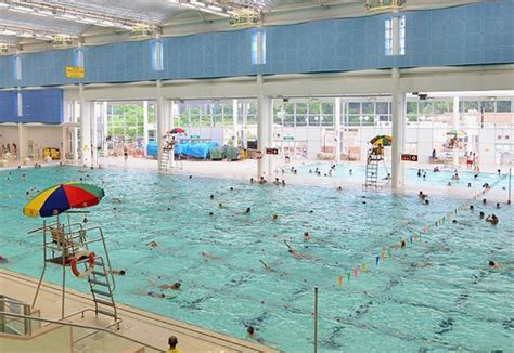 Movable floor replacement in Kowloon Park swimming pool.