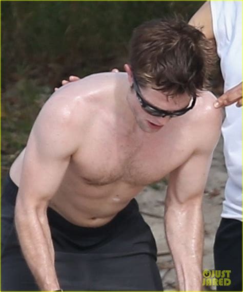 Robert Pattinson Bares Ripped Body While Shirtless In Antigua Photo 4028211 Robert Pattinson