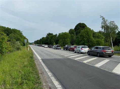 Vej spærret efter uheld Massiv kø på strækningen ONP dk