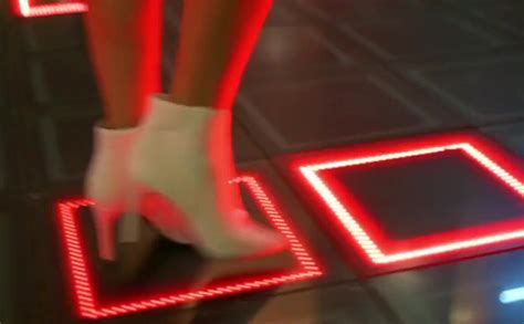 Women Fucking Donkey Brunette Giving Ass Pro Boyfriend Gifted Cnn Amador