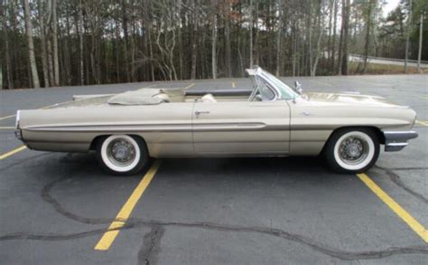 389 Tri-Power: 1961 Pontiac Catalina Convertible | Barn Finds