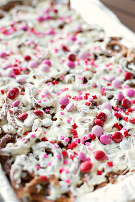 Valentine's Chocolate Pretzel Bark | A Night Owl Blog