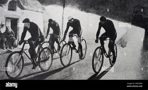 La course cycliste Paris Brest Paris Sur la route pendant la deuxième