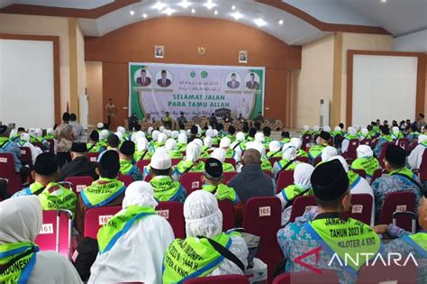 Kakanwil Kemenag Sumut Lepas Keberangkatan Kloter Ke Tanah Suci