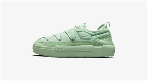 Nike представила тапочки, верх которых напоминает пуховик — Wylsacom
