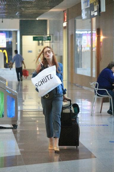 Marina Ruy Barbosa Aparece Sem Maquiagem Em Aeroporto E Apar Ncia Choca