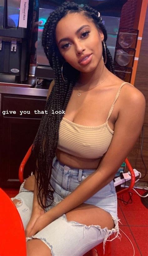 Random Hot Girls Pics