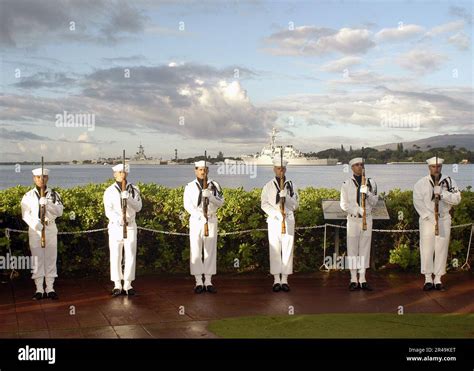 Us Navy The Navy Region Hawaii Ceremonial Guard Renders Honors During