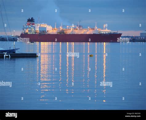 British Sapphire Lng Hi Res Stock Photography And Images Alamy