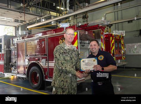 Great Lakes Il Oct 6 2022 Vice Adm Yancy Lindsey Commander