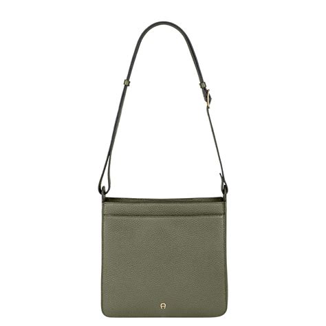 Jane Baltz: Biography and Professional Accomplishments 32