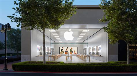 Victoria Gardens - Apple Store - Apple