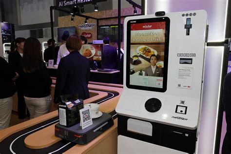 拍檔科技、wixtar 星益欣與雙月食品社共同展示 Ai 全自動餐廳 Xfastest News