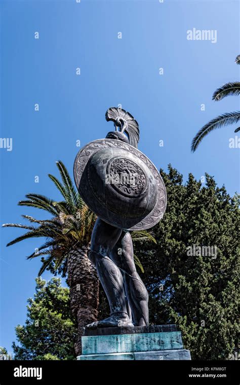 Statue Von Achilles Auf Der Terrasse Im Garten Des Achilleion Palast