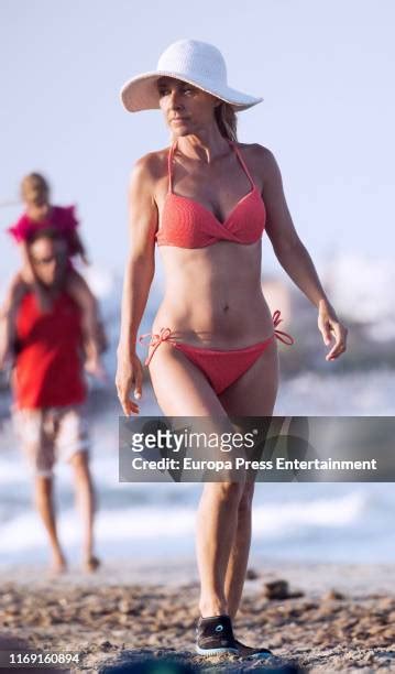 Hot Sexy Cayetana Guillen Cuervo Bikini Pics