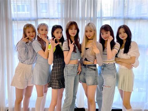 Pin On HOT ISSUE K POP Group