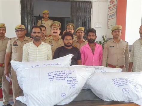 वाहन चेकिंग के दौरान पुलिस को मिली कामयाबी 3 तस्कर गिरफ्तार दो हुए फरार 3 Smugglers Arrested