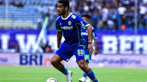 BURSA TRANSFER LIGA 1 Persib Resmi Lepas Ricky Kambuaya Ke Dewa United