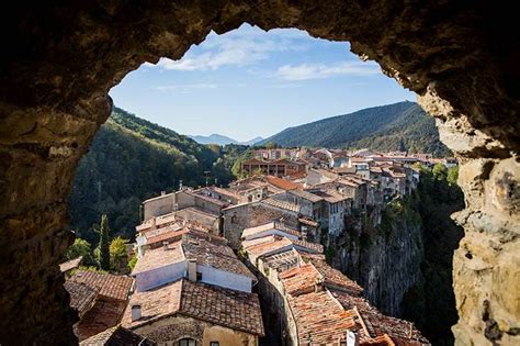 Mail2Day: Castellfollit de la Roca - A Beautiful Mountain Village in ...