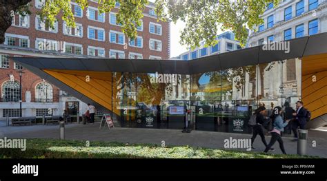 City of london tourist information centre hi-res stock photography and images - Alamy