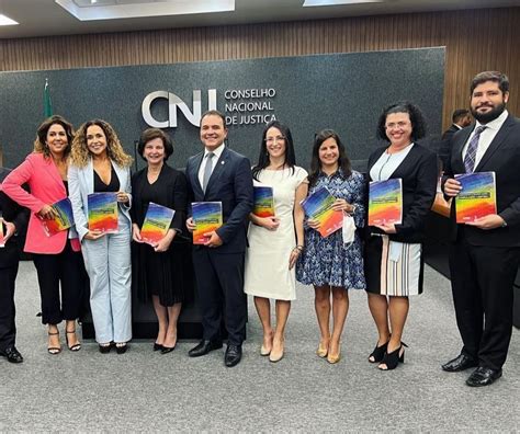 CNJ divulga pesquisa e lança formulário Rogéria voltado ao