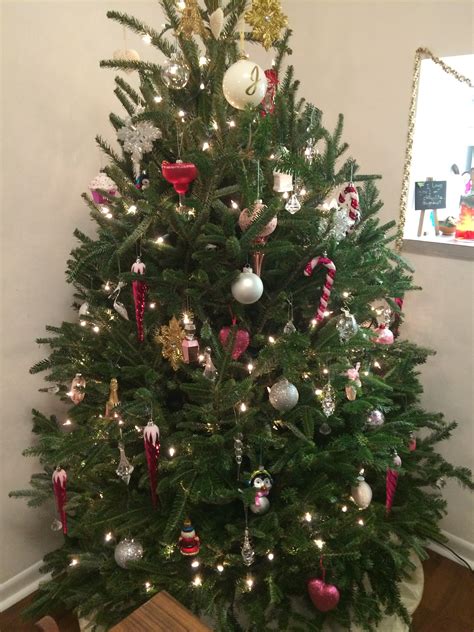 A Very Girly Christmas Tree Lets Fall In Love