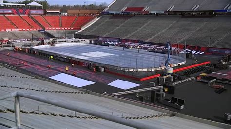 Carolina Hurricanes Outdoors Raleigh Nc Glass Installed On Ice Rink