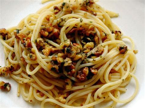 Spaghetti Con Salsa Di Noci Paneoliopomodoro