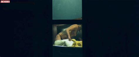Starfish Nude Pics Page 1