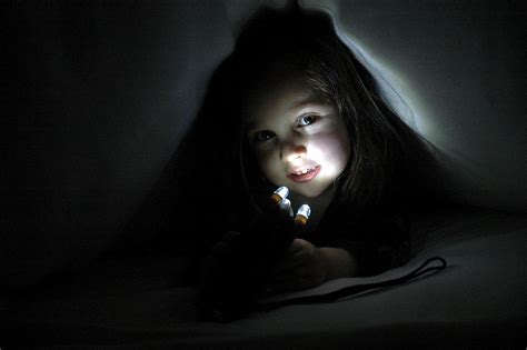 Tricks and Tips For Overcoming Fear of the Dark | POPSUGAR Moms