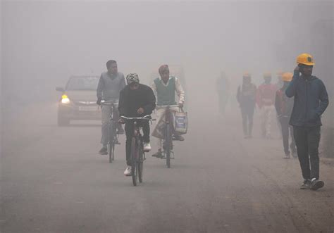 Delhi Weather Update: Dense Fog Engulfs National Highway 24; Rail, Road ...