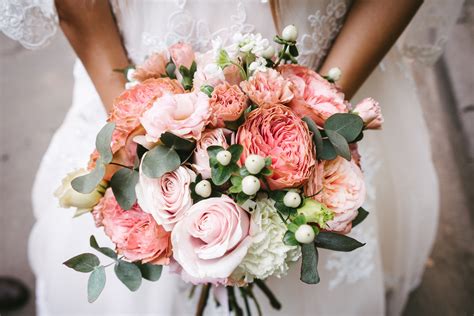 How to Choose the Best Wedding Flowers - Areas of My Expertise