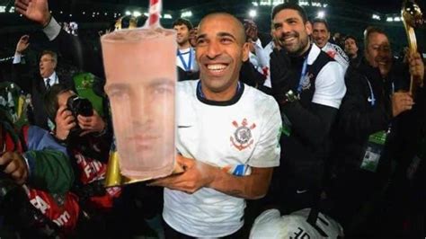 Jake Ou Shake Emerson Sheik Ex Jogador Do Corinthians Vira Fen Meno