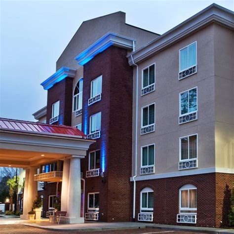 Holiday Inn Express Inn & Suites Savannah Midtown - Savannah GA | AAA.com