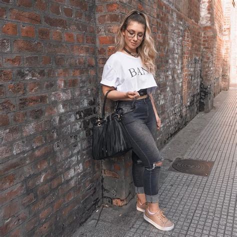 DICA Melhor coisa que eu trouxe pra essa viagem Tênis Nude da tudo ajuda a alongar a