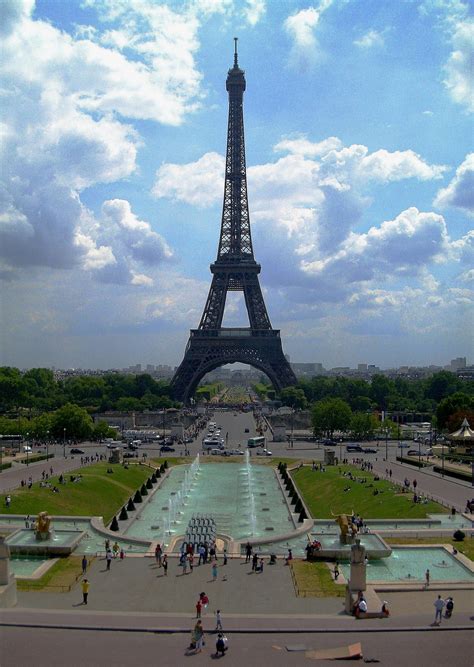 File:Eiffel Tower Paris 02.JPG - Wikimedia Commons