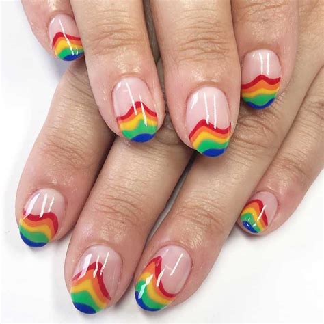 Arco Iris en tus uñas una iniciativa de OPI