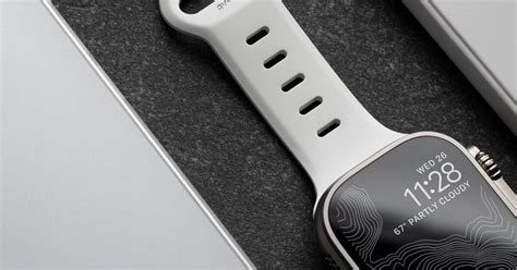 Тонкий ремешок Nomad Sport для Apple Watch в новом белом стиле