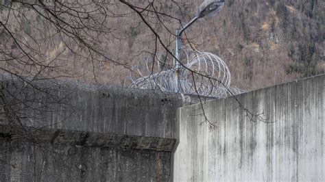 Ausbruch Wie Im Film H Ftling Seilte Sich Im Gef Ngnis Bad Reichenhall