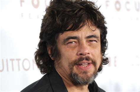 Benicio Del Toro Sexy