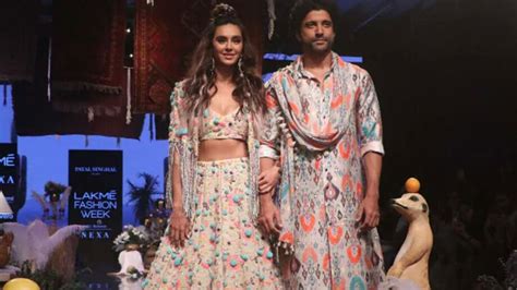 Farhan Akhtar And Shibani Dandekar Slay As They Walk Together At Lakme