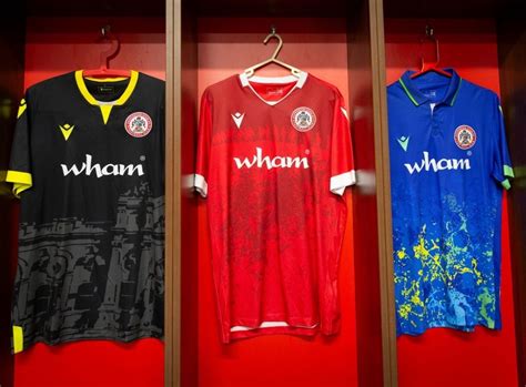 accrington stanley    kit