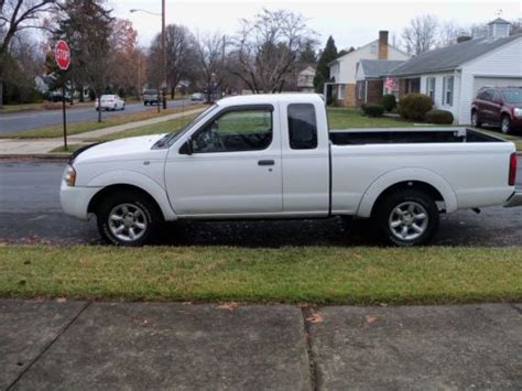 Sell Used 2002 Nissan Frontier Xe Extended Cab Pickup 2 Door 24l In